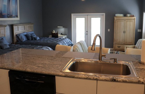 Edgewater Cottage | The Perfect Lakefront Cottage near New Smyrna Beach