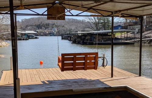Gravois Mills House | The perfect lakeside get away