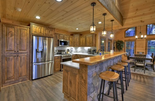 Cherry Log Cabin | "The Perfect Landing" Beautiful View Newly built Cabin in 2022!
