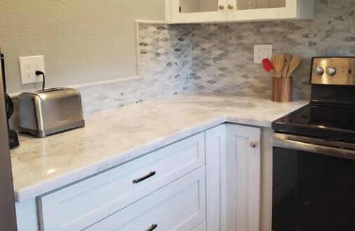 Deer Park Cottage | The Perfect Little House. nFurnished 1BR cottage.