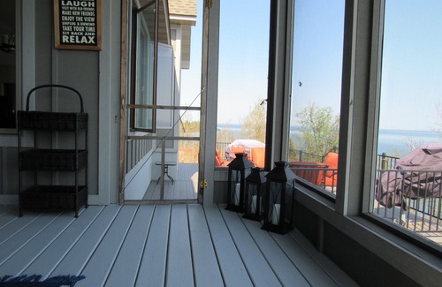 Two Harbors House | The Perfect Location for your North Shore Experience