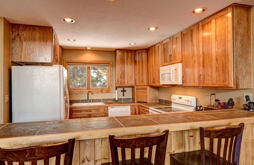Alma House | The Perfect Mountain Getaway!