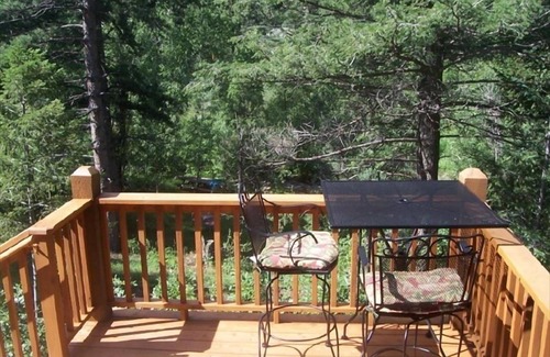 Lyons House | The Perfect Mountain Getaway