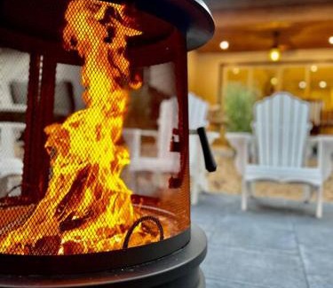 Huntsville House | The Perfect Muskoka Spa Retreat w/ Hot Tub & Sauna