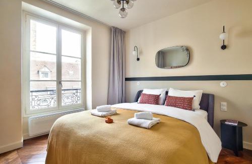 Sorbonne Apartment | The Perfect Parisian Flat Bd St-Germain - Mid Term