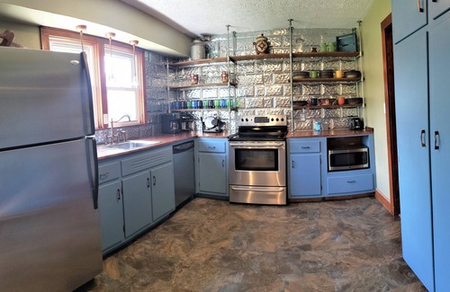 Damascus House | The perfect place to enjoy all that Damascus, Trail Town USA, offers!