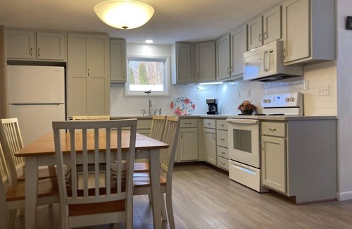 Hammondsport Cottage | The perfect place to stay for your fall wine tour! 10% off fall rental fees.