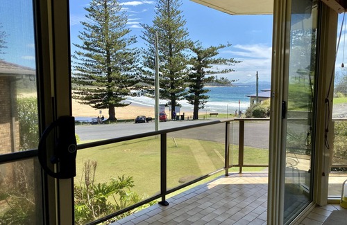 Black Head Apartment | The perfect place where you can have your morning coffee with a side of beach