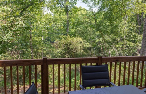 Livingston Cabin | The Perfect Retreat from you Cares and Worries, Two Creeks Crossing Resort