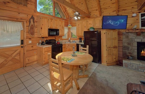 Pittman Center Cabin | The perfect romantic getaway cabin1