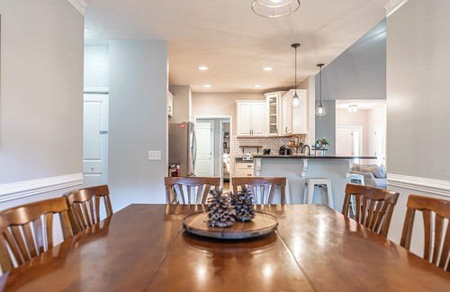 Pinehurst House | The Perfect Swing - Sleeps 8 with Golden Tee 25, Pool Table, and fire pit