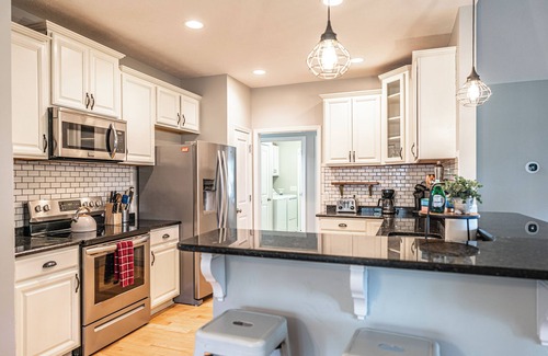 Pinehurst House | The Perfect Swing - Sleeps 8 with Golden Tee 25, Pool Table, and fire pit