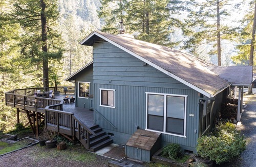 Galice House | The perfect vacation destination, a huge house for your loved ones!