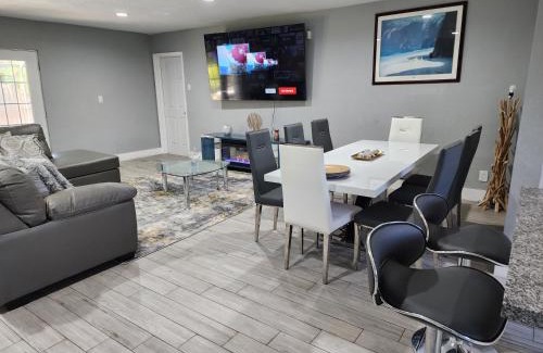 Ives Estates Apartment | The Perfect Vacation Getaway !