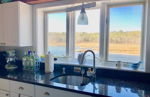 East Falmouth House | The Perfect Waterfront Home, mins from downtown and beaches! Getaway this summer