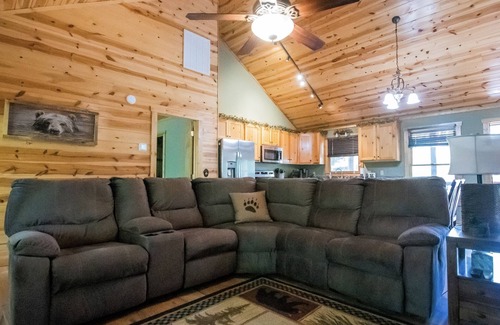 Eagle Mountain Cabin | The Perfect Winter Getaway!