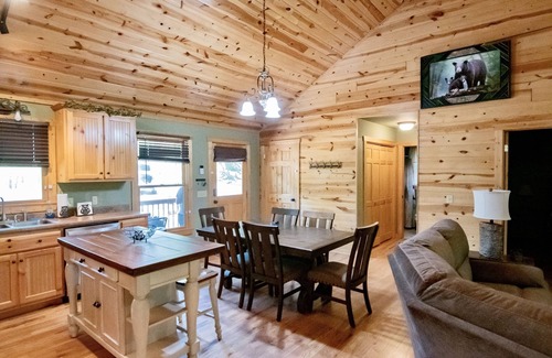 Eagle Mountain Cabin | The Perfect Winter Getaway!