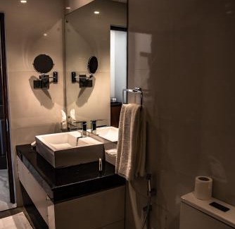 Nittambuwa Hotel | The Pharo