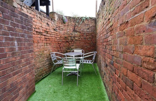 Market Bosworth House | The Piano Cottage in a Beautiful Medieval Town