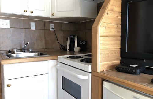 East Kootenay Hotel | The Piccadilly Motel