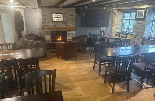 Saint Anns Chapel Hotel | The Pickwick Inn