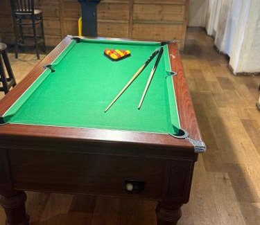 Saint Anns Chapel Hotel | The Pickwick Inn