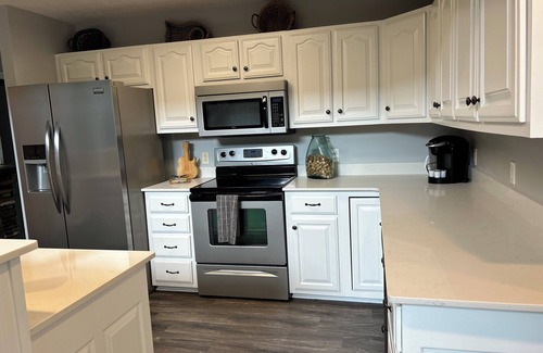 Lutts House | The Pickwick Porch is a cozy 3-bedroom, 2.5-bath home, minutes from the water