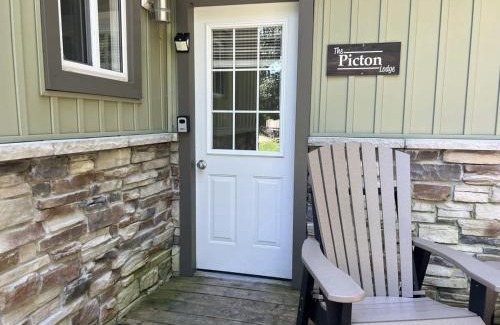 Bloomfield House | The Picton: Beautiful Couple's Getaway in PEC