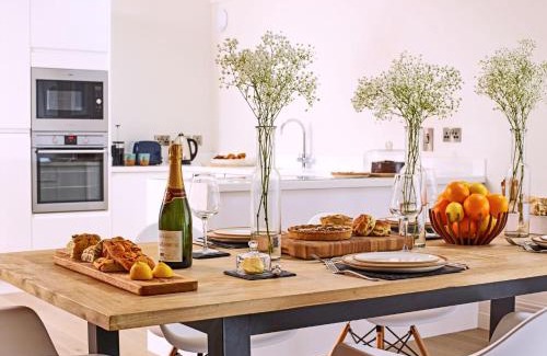Moreton House | The Piggery