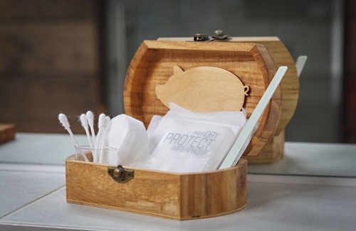 Edgefield Hotel | The Pigs