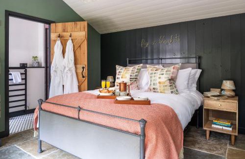 Saint Columb Major House | The Pigsty and Spa Garden at Tregoose Old Mill