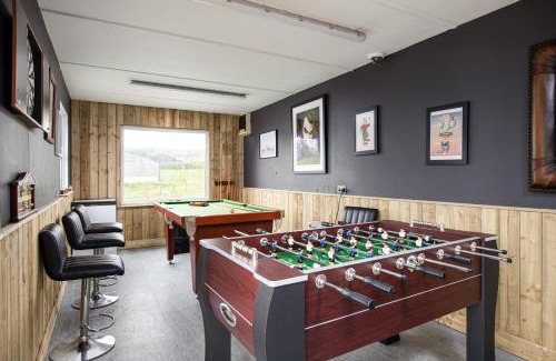 Wick House | The Pine Cabins including Games Room, Camp fire & Hot tub
