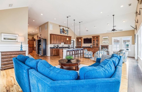 Pine Island House | The Pine Island Lodge- Spectacular 28 BR Oceanfront in Corolla