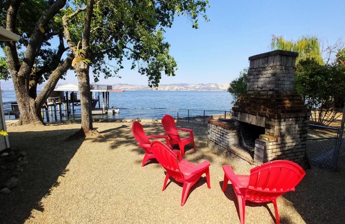 Clear Lake House | 'The Pine Palace', Lakefront property & huge dock