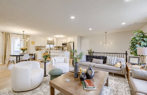 Council Bluffs House | The Pine Terrace Place, in the Heartland