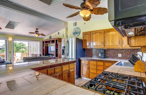 Eden Pines House | The Pineapple Cottage: Live Your Best Keys Life, 3BR Canal Front Home, Dockage & Pet-Friendly Bliss!