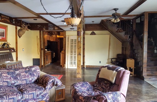 Batavia House | The Pinecone Room - Sleeps Up To 4 People!