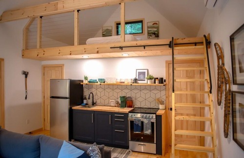 Wilmington Apartment | The Pines Cabin | New Tiny Home Near Mt Snow!