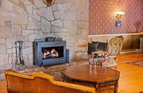 Lake Placid Hotel | The Pines Inn