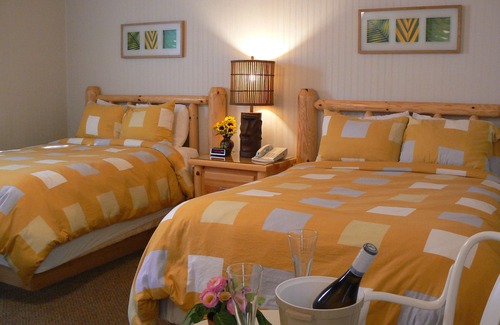 Douglas Hotel | The Pines Motorlodge