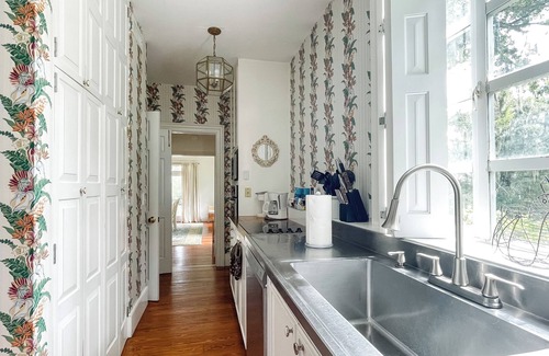 Lakeland House | The Pink House at Crews Lake Ranch, a 240-acre Estate ~ 40mi. from Disney