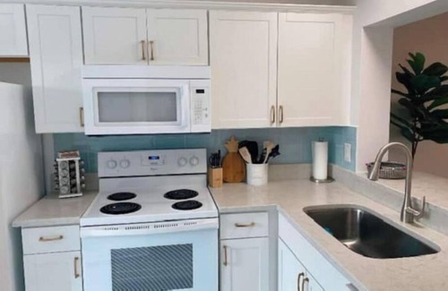 Beachwalk Apartment | The Pink Pelican