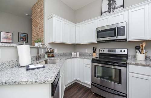 North Upper Street House | The Pink Pearl/5 Min to Rupp/Newly Remodeled