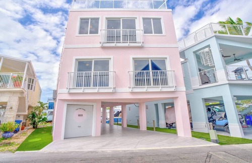 Layton House | The Pink Pearl-Resort Access
