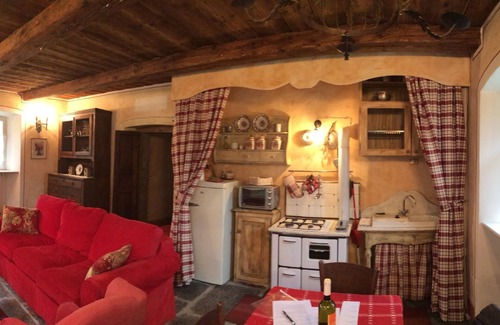 Piedilago Apartment | THE PINK ROSE