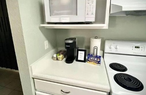 West San Antonio House | The Pink Table- Cozy, private townhouse (Monthly)