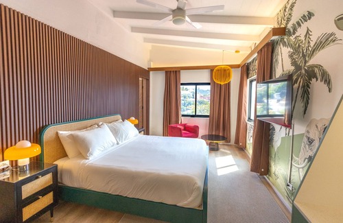 Estate Queens Quarter Hotel | The Pink Palm Hotel - King Room