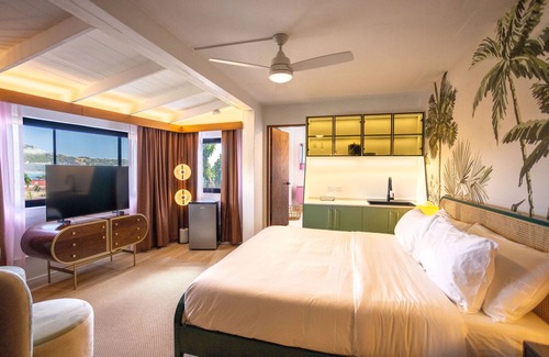 Estate Queens Quarter Hotel | The Pink Palm Hotel - King Room