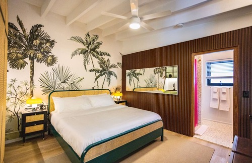 Estate Queens Quarter Hotel | The Pink Palm Hotel - King Room