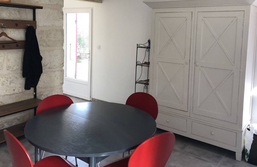 Le Cailar House | The pink villa, pretty village house with swimming pool